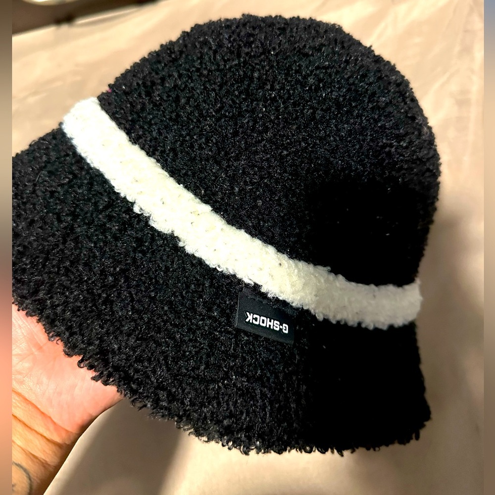 Teddy bucket hat.